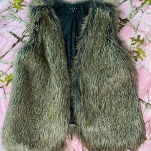 Fur vest